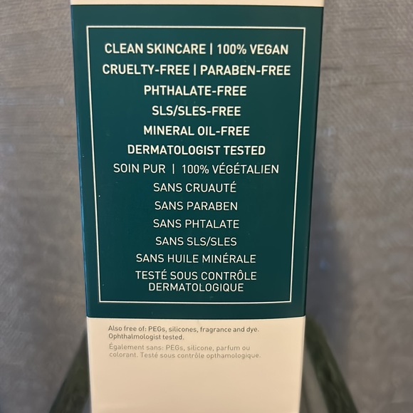 Skyn Iceland Micellar Cleansing Water - Picture 2 of 3